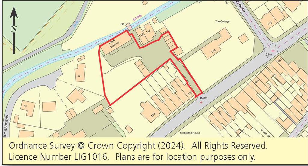 Lot: 95 - BLOCK OF SEVEN FLATS PLUS TWO GARAGE BLOCKS ON SUBSTANTIAL PLOT -